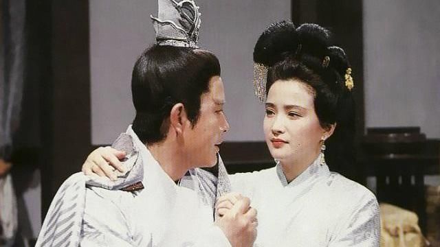 三国周郎赤壁$宋词的一首不朽经典,通篇都是千古名句,水平之高,后世难以企及