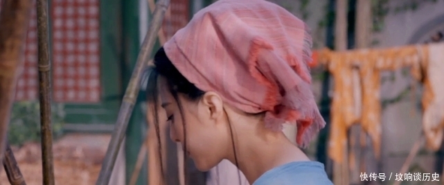 妇人出上联:人欢马叫高歌猛进,农夫对出下联后,她笑而不语!