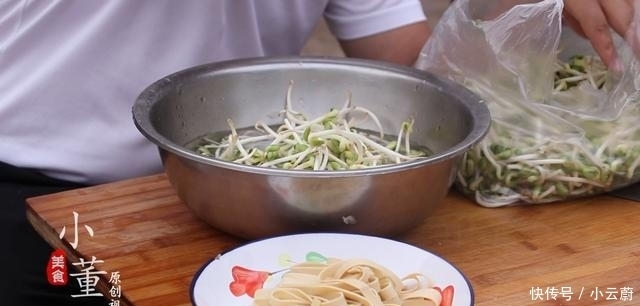  做水煮肉片，别再直接下锅煮，很多人忽略这2步，肉不香还硬