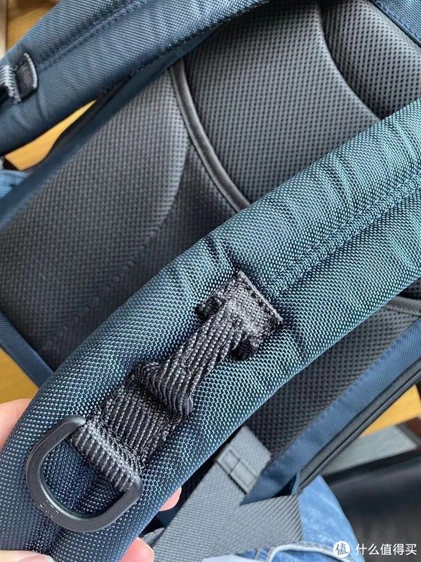 d走下“神坛”的TUMI，Davis双肩包虽然耐用但细节拉跨
