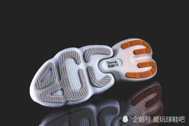 尖端|BLUELINE 实验室 打造尖端跑鞋科技,氮气注入更轻更Q弹!