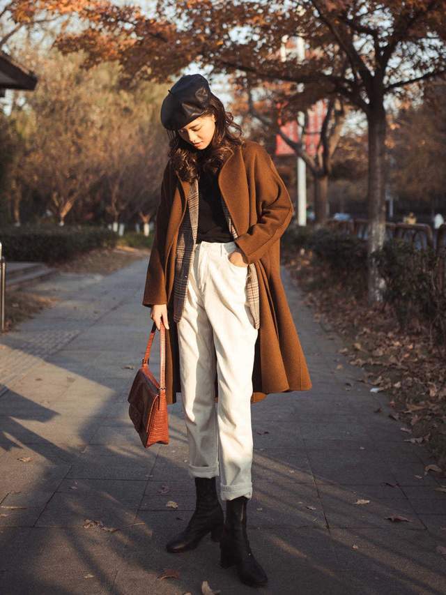 百搭|穿来穿去,还是“小白裤”百搭日常,搭配西装干练知性,美得高级