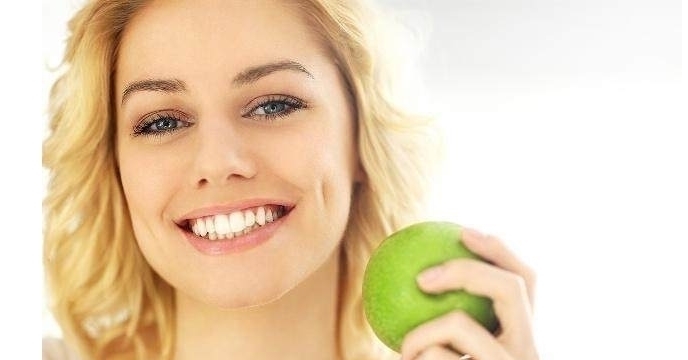 空腹吃个苹果,身体会有4个变化,尤其第2个,多数女人都喜欢