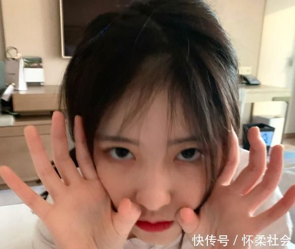 学校|学校里，自认为“很丑”的3种女生，却被男生“偷偷关注”着