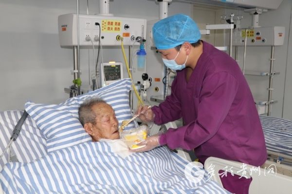 凤冈县中医医院为病人和家属送饺子汤圆|温馨过节 | 饺子
