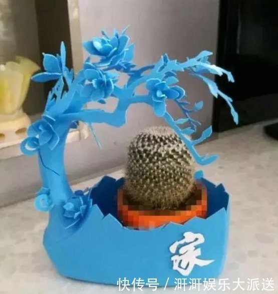 洗衣液|家中用完的“洗衣液桶”别丢了,剪上2刀,秒变养花神器,太美了