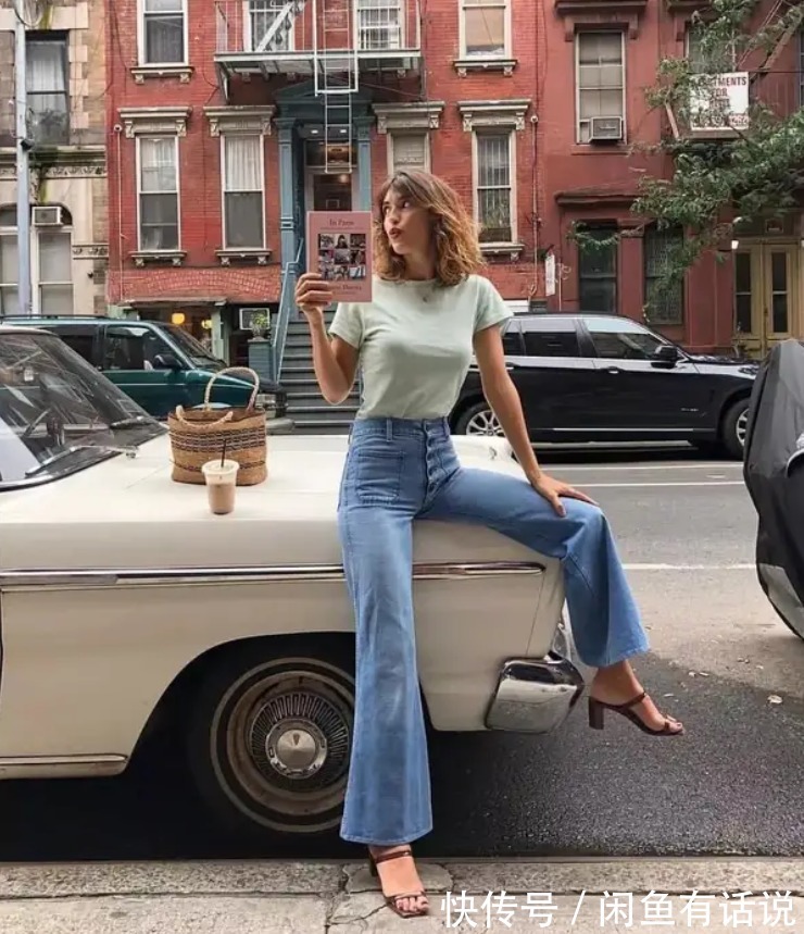 裤脚|贝嫂为显高也不容易,163身高穿“扫地裤”,还得踩20厘米高鞋跟