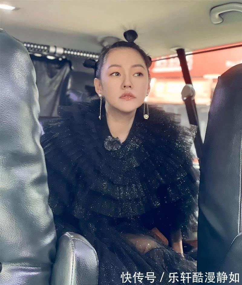 小S录完新节目! 浮夸造型让粉丝嗨翻