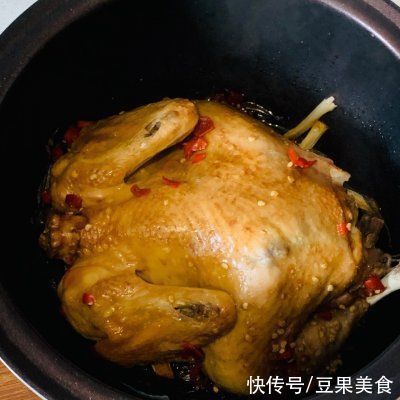 不加油和水的电饭锅煨鸡