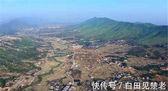 修路|风水第一村：400多风水师，有的年入200万，捐钱给村里修路修田