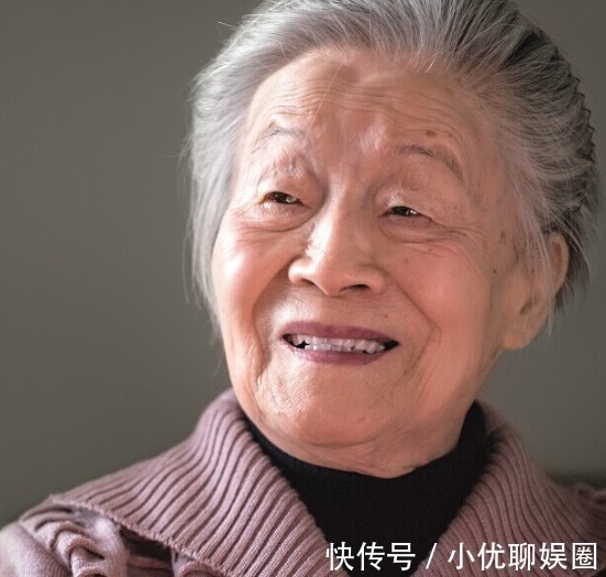 社会风气#女作家杨绛：物欲横流的社会，人不痛苦也难