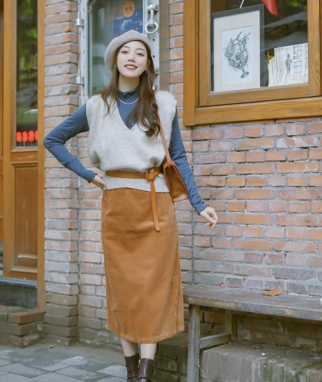 女人味|秋冬,高级感穿搭指南,针织衫搭配半身裙,温柔知性更具女人味!
