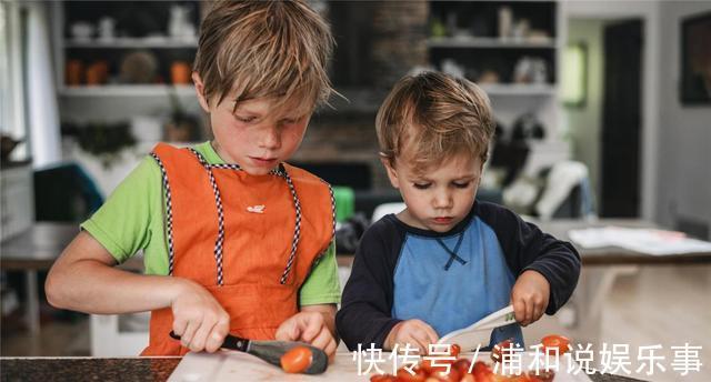孩子|自主进食促进人格形成,遵循“三不两要”,让孩子享受自己吃饭
