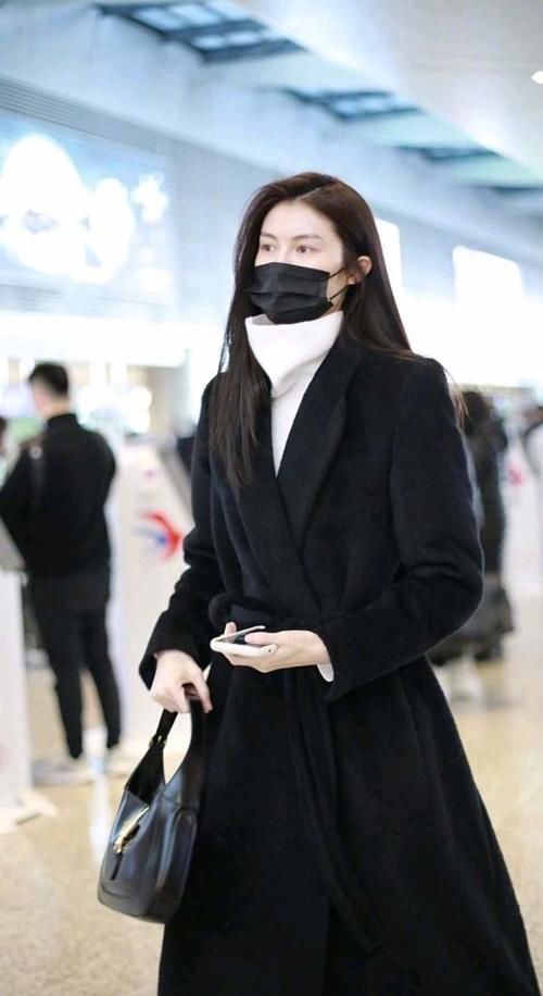 打底衫别乱选，挑对了时髦还好看，带你深入剖析各种款式和配色