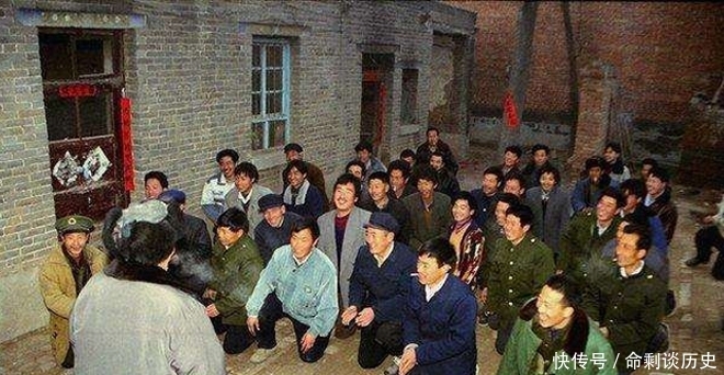观点|叩头拜年是传统文化延续,还是封建陋习?你怎样看?持什么观点?