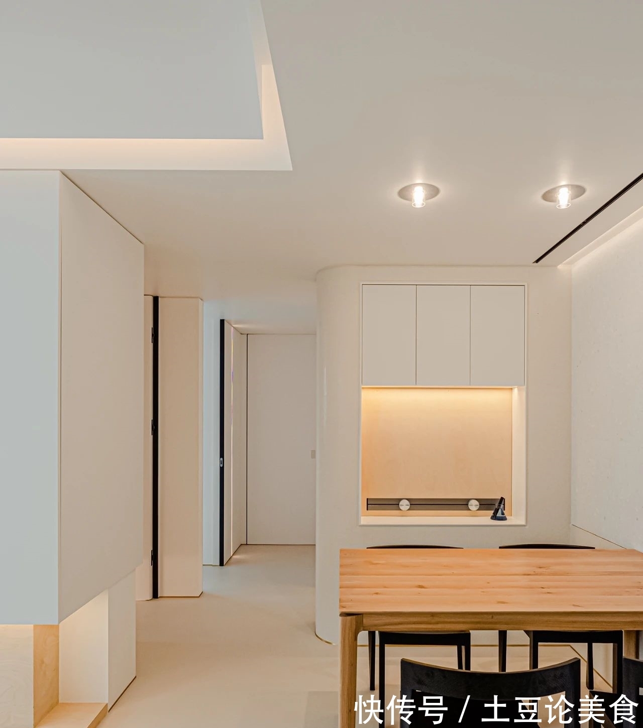 浅灰色|75㎡ 两居室，超多储物空间好看又实用，又充满高级感的生活空间~