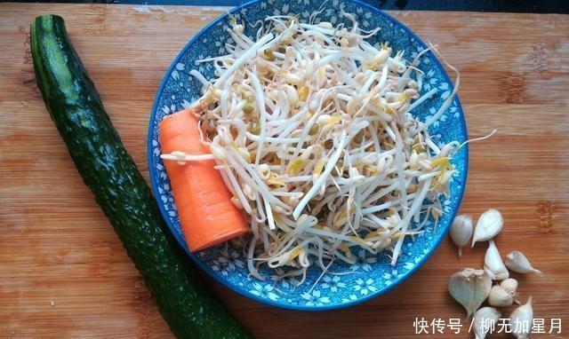生津|冷蒜香三色绿豆芽使味道酸凉,酥脆生津