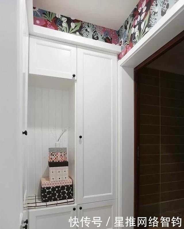 实用|原来的玄关设计已经过时了,现在人们都这么装,玄关+鞋凳,实用
