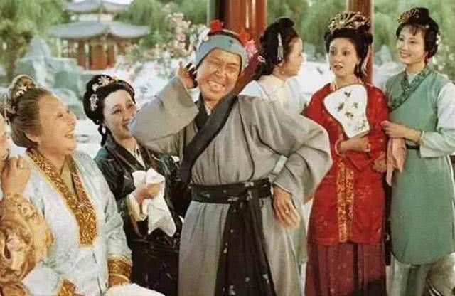  刘姥姥|刘姥姥第2次进贾府，搞定了这3个人，才受到了热情的招待