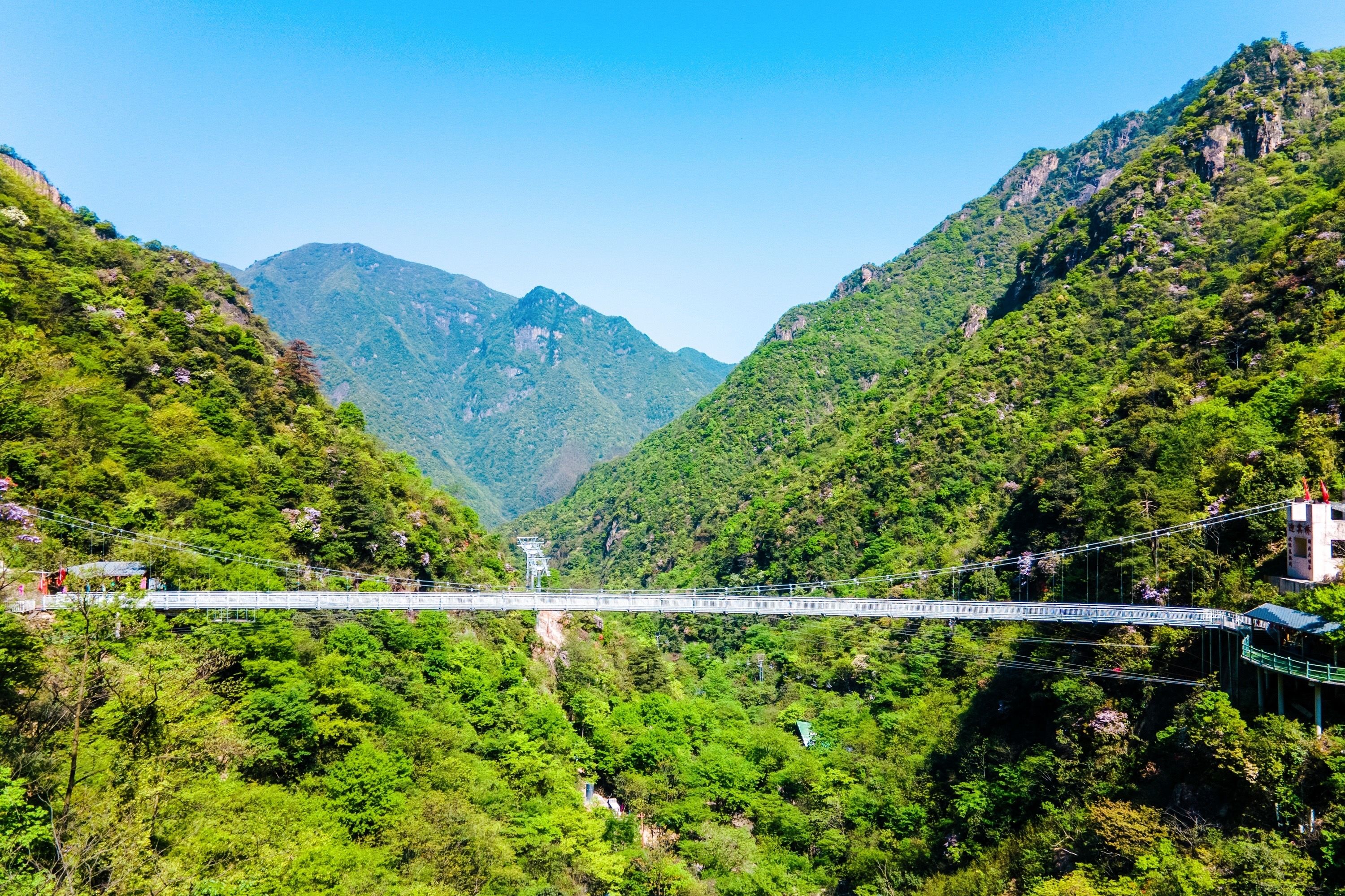 安吉浙北大峡谷，北纬30度线上的奇特山景，九大游乐项目等你挑战