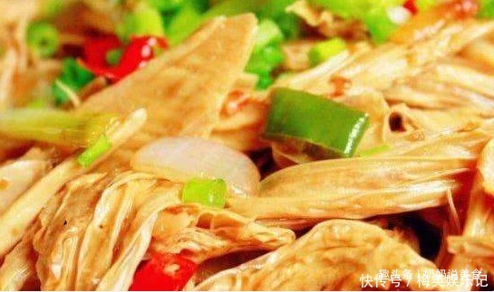 泡水|炒腐竹时,第一步直接泡水就错了,很多人不懂,难怪腐竹外烂里硬