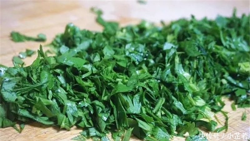 价格连跌3个月,产地一斤5毛钱,叶子吃不吃不用争了