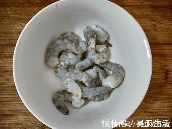 鸡蛋和“它”是绝配,经常吃补钙还不长肉,老人孩子都需要多吃