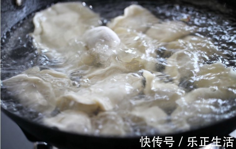 在外面买羊肉,记住这2个部位,肉质鲜嫩又美味!