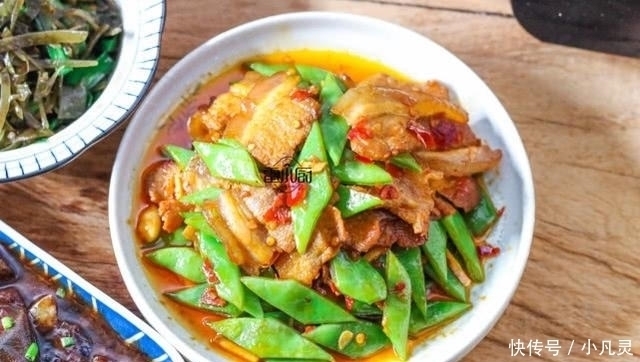 食用油|晚上花18块钱做了3个菜,老公一人吃了大半锅饭,不胖才怪