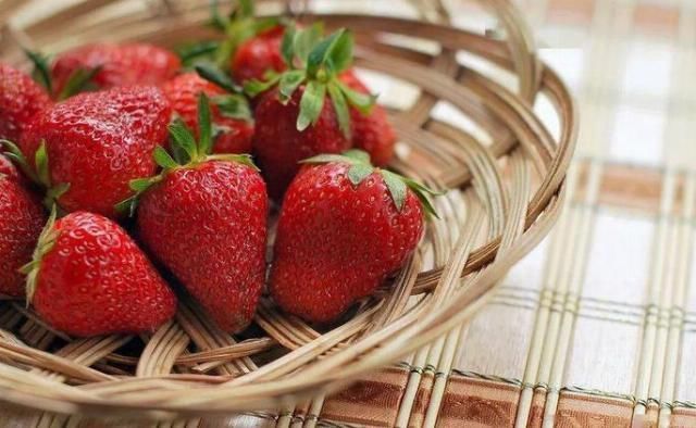 红枣|常吃这10种水果，一觉睡到天亮不失眠，省下无数补品钱