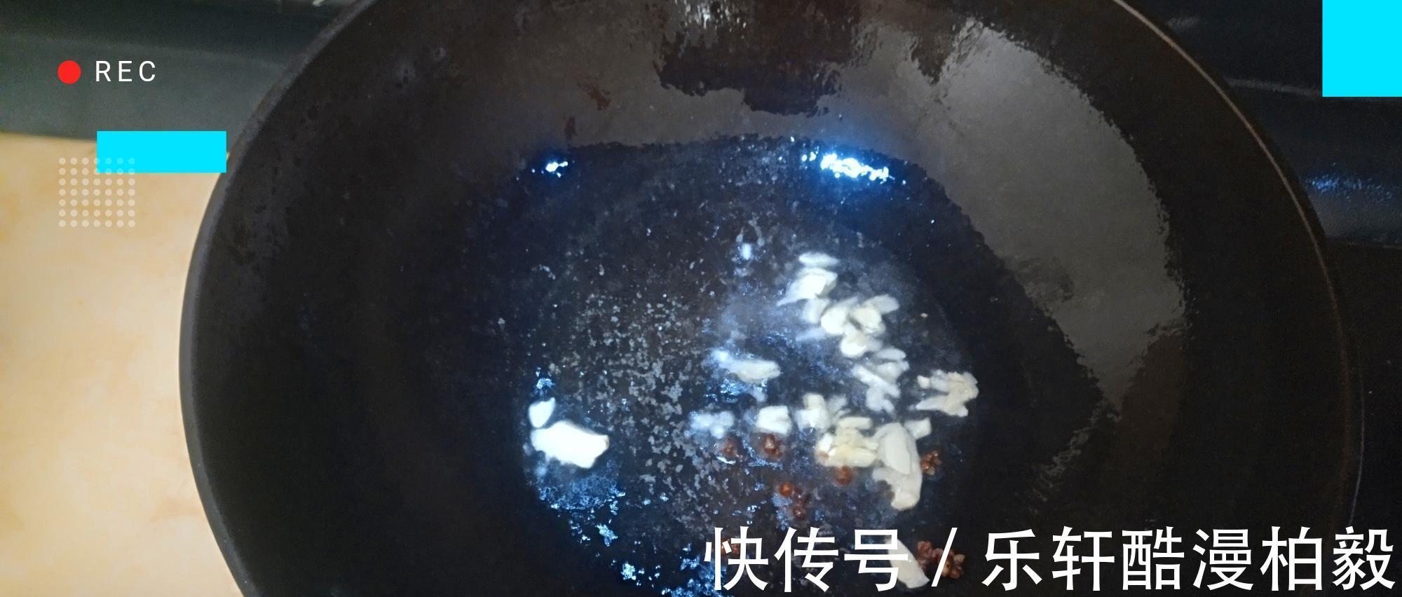 番茄红素|夏天适合吃这菜,酸甜爽口吃了还想吃,几块钱就能做一盆