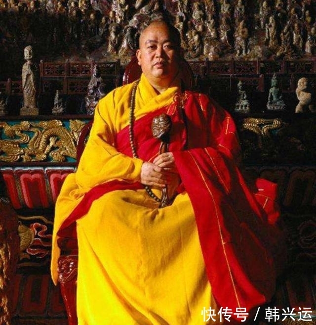 价值|释永信的袈裟多贵重?18K 纯金做配钩,上好翡翠造玉环,估价16万