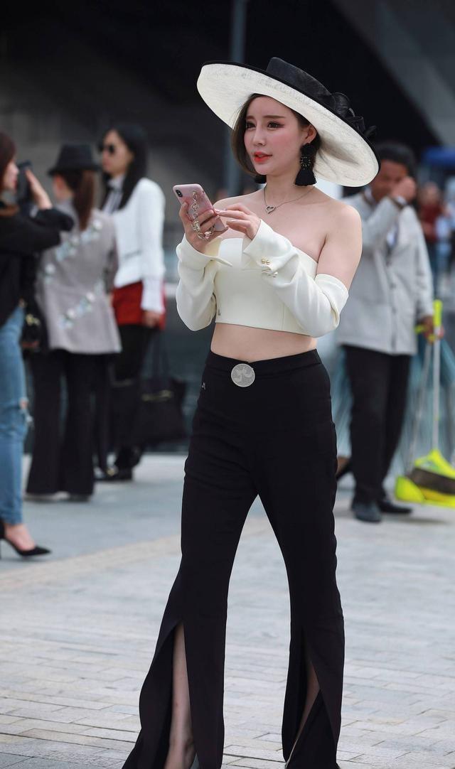 瑜珈裤|街拍美女:不止九分裤适合动态风格,5分长裤也可以,开启5分裤穿搭新模式