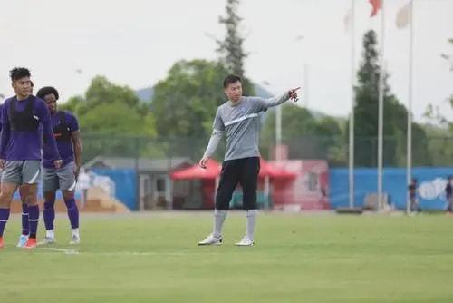 顾颖|重大喜讯,资深名记宣布重要消息,中超成最大赢家