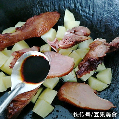 大厨教你做#精致一人食#土豆焖鸭,学会不用下馆子