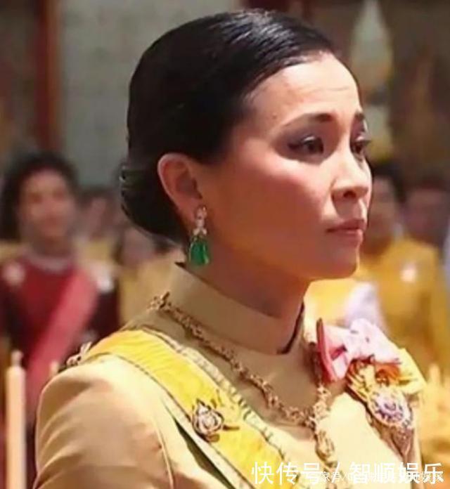 泰国皇后终于熬出头，戴上奢华首饰风光加冕，显本国首饰文化特色