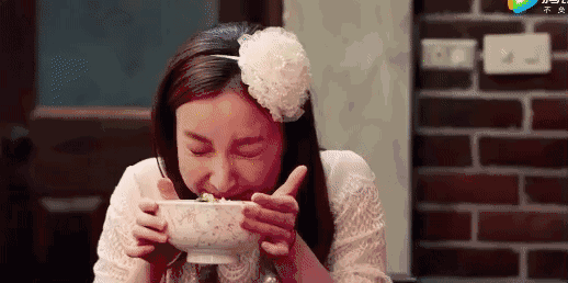 妈妈们 靠哭上热搜,她到底还能装多久?