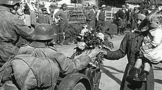 老百姓|二战时,德国明明是苏联的敌人,为何苏联老百姓将德军当成救星?