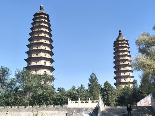 山西太原一座标志性寺庙，内有13层楼阁式空心砖塔