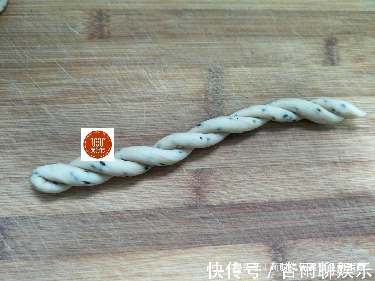 麻花形|麻花自己做,无添加,不用发面,两手一搓,做法简单更好吃