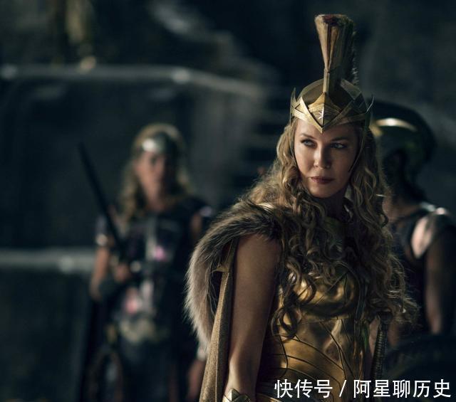 捷克|现实版女儿国,美少女皇家卫队,让无数男人闻风丧胆的一支部队