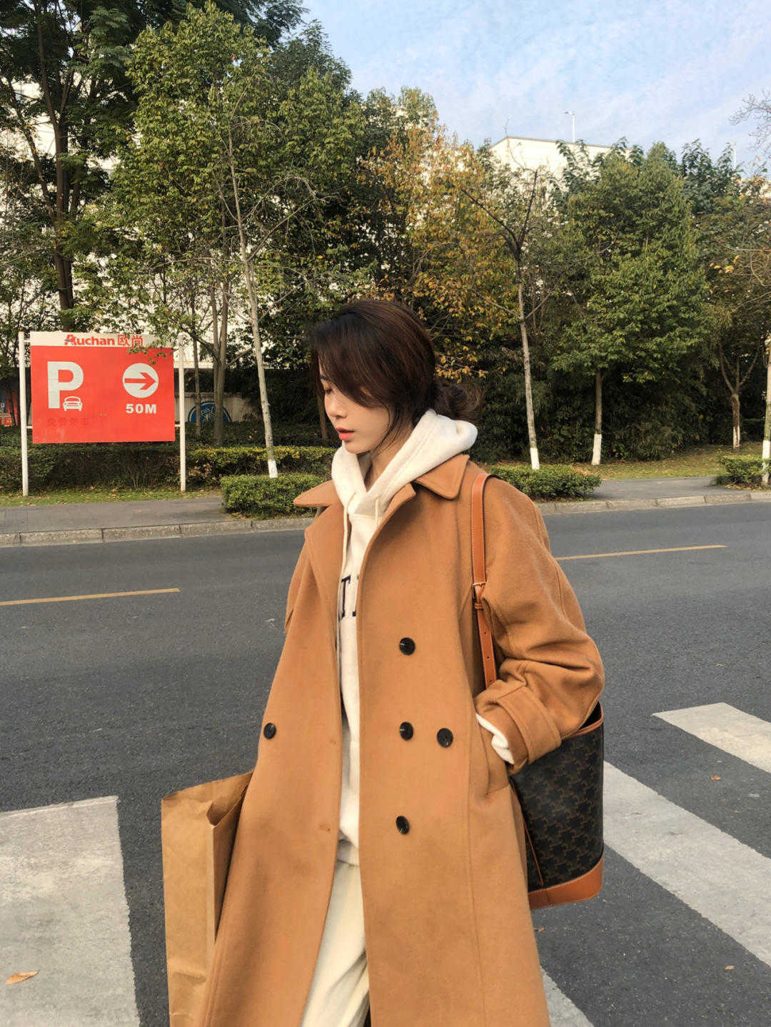 身形 初冬一定要选“大衣+卫衣”!遮肉显瘦又减龄,保暖效果还超赞