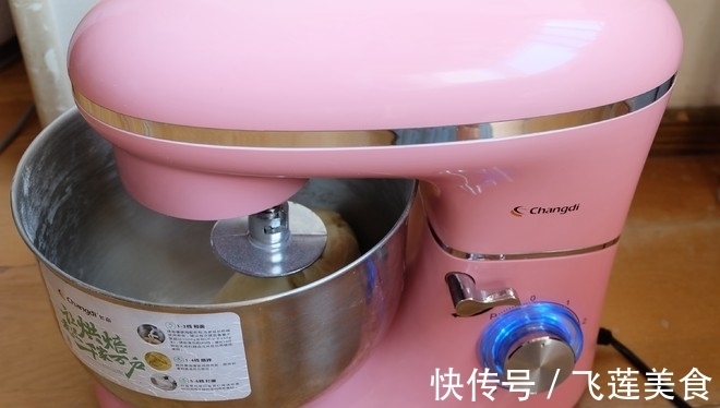 拉丝|面包别再买了，自己在家做，不用黄油不用高粉，柔软拉丝超好吃！