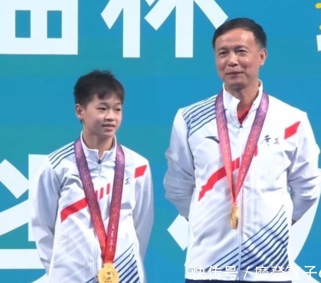 中国跳水队|全红婵在领导面前炫耀!14岁天才得瑟了一次,红姐:我好辛苦啊