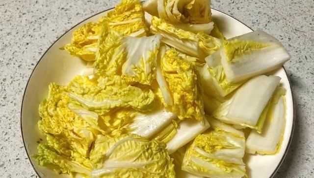 家人|咳嗽最怕吃这菜,3块钱2斤,简单一炒,润肺止咳,家人常吃不咳嗽