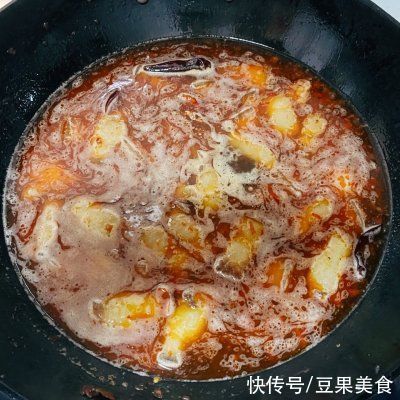 芋头红烧肉|鹌鹑蛋芋头红烧肉
