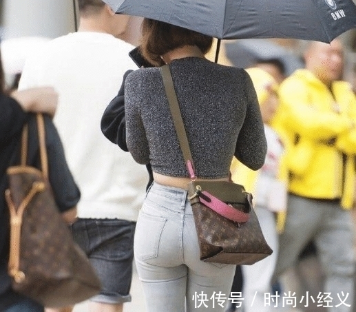 穿搭 姑娘体现出微胖之美,或许只有40岁以上的男人,才懂得欣赏吧