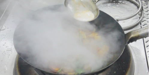 大厨手把手教你红烧豆腐的做法,嫩滑入味有诀窍,一看就会做