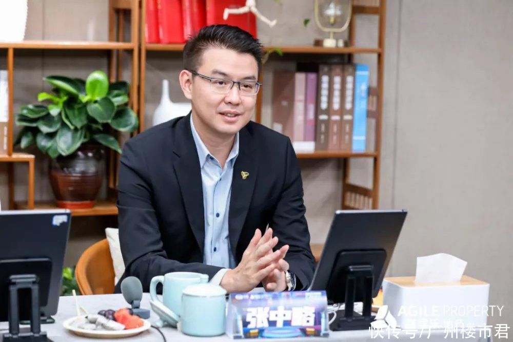 龚莉|2300万人在追！国内首个地产语言综艺秀，刚上线就火出圈