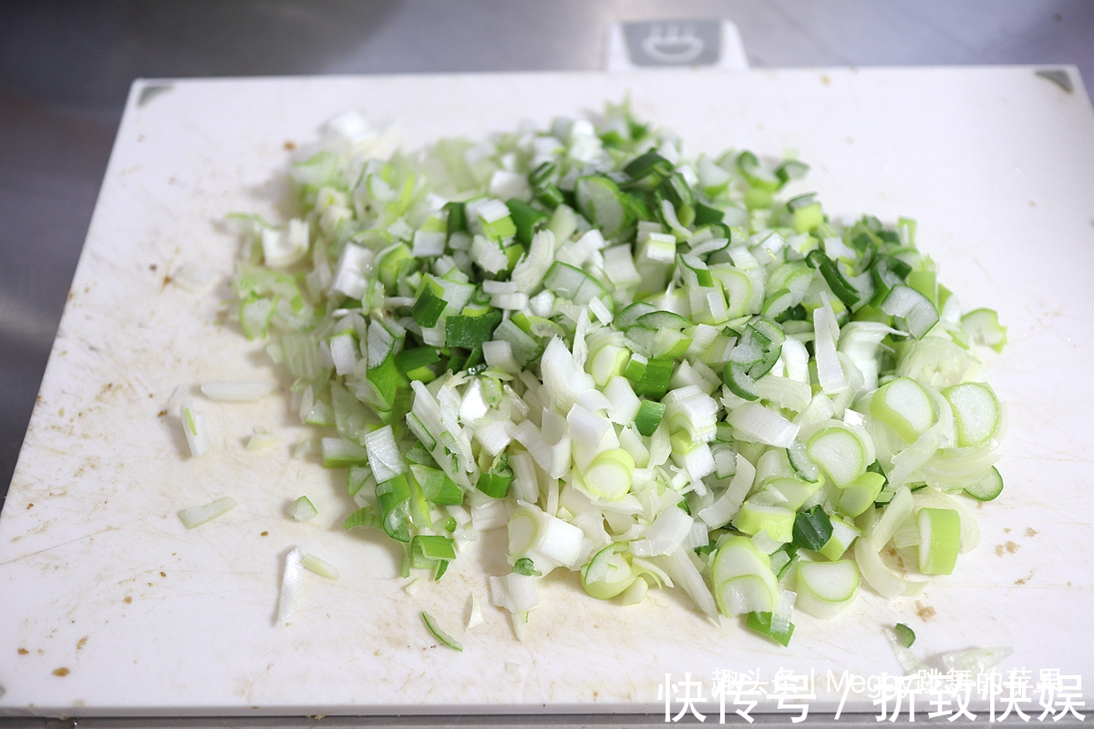 酱肉|酱肉包子太香了，蒸两锅晚餐早餐全解决，家中存货再也不愁吃